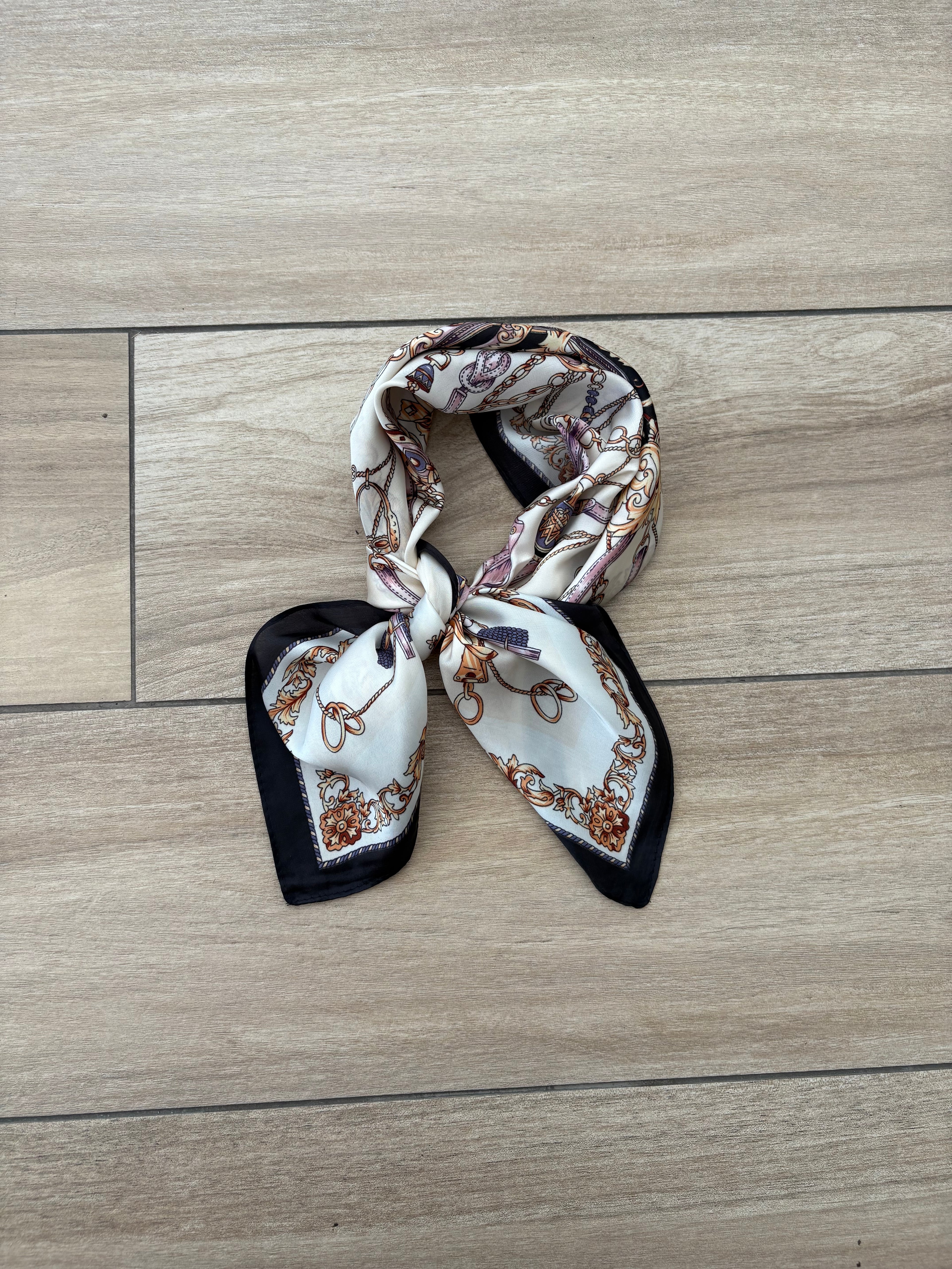 Foulard dettagli neri