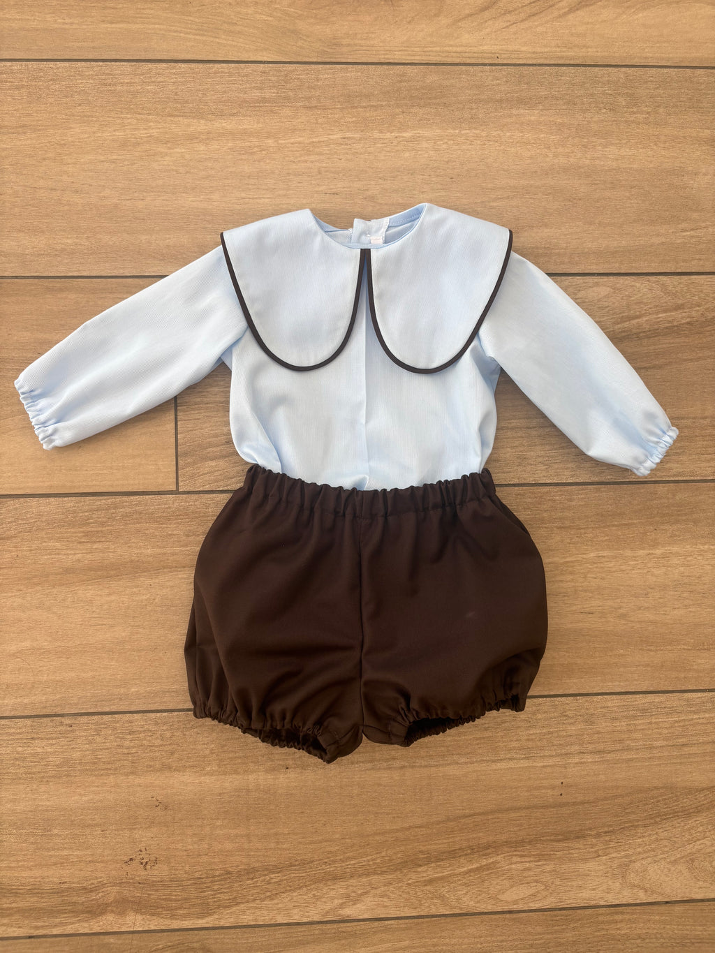 Coordinato celeste/marrone